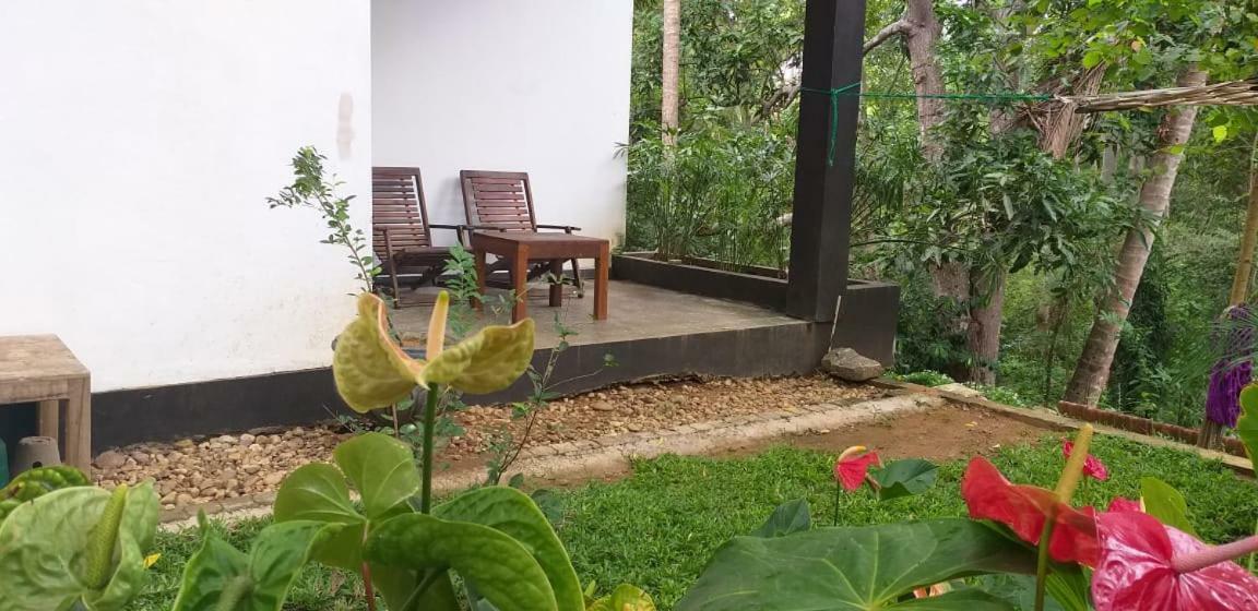 Peacock Riverside Udawalawe Exterior foto